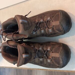 Keen size 9 hiking boots